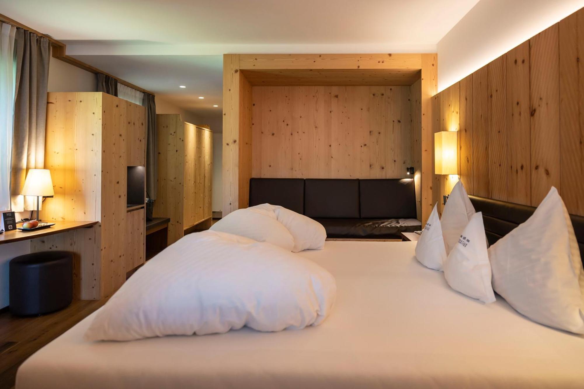 Artnatur Dolomites Hotel & Spa Seis am Schlern Kamer foto
